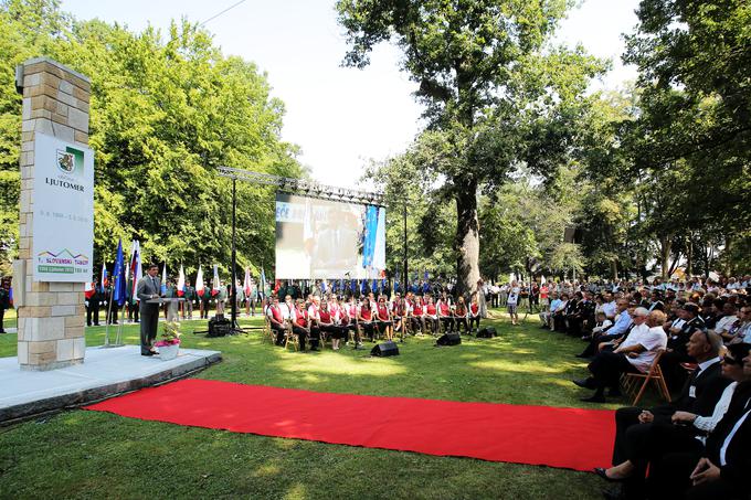 Na proslavi 150. obletnice prvega slovenskega tabora so, kot je bilo v navadi na taborih, oblastem poslali zahteve za izboljšanje razmer v državi. | Foto: STA ,