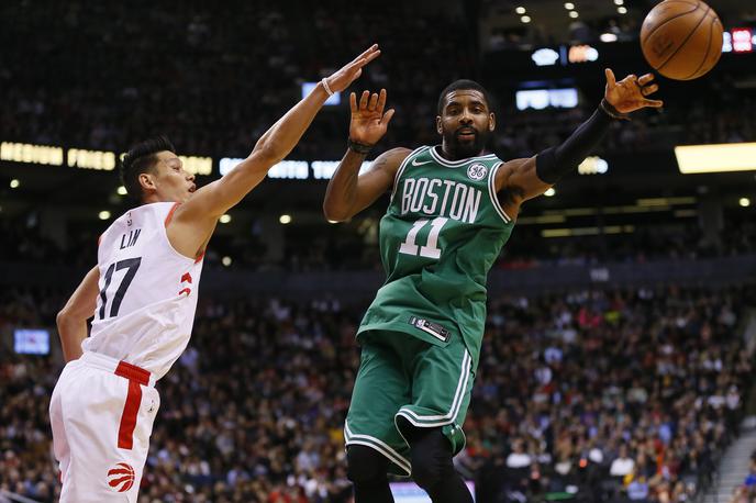 Boston Kyrie Irving Toronto | Kyrie Irving zapušča Boston. | Foto Reuters