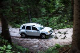 Dacia duster in oskrbnik gorske koče