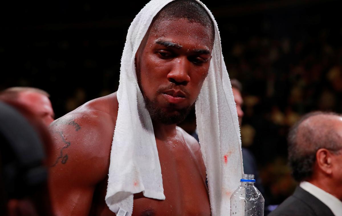 Anthony Joshua Andy Ruiz Jr. | Anthony Joshua se je 9  marca družil s princem Charlesom. | Foto Reuters