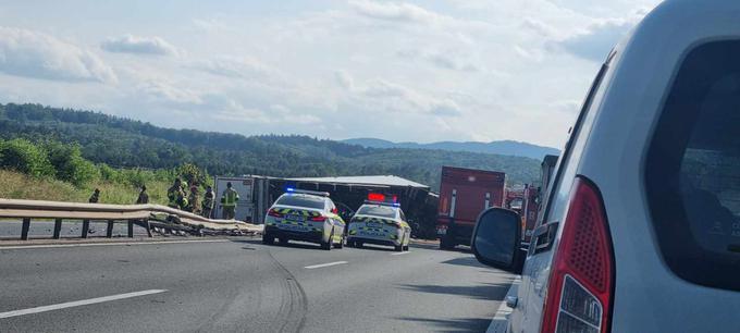 Na lokaciji so bile intervencijske službe.  | Foto: Sara Soršak