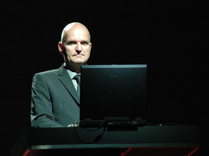 Florian Schneider leta 2005 na koncertu Kraftwerk v Ferrari | Foto: Daniele Dalledonne/Wikimedia Commons