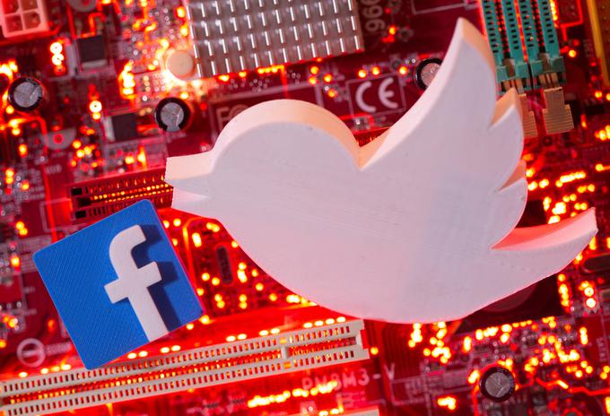 Twitter logo, Facebook logo | Foto: Reuters