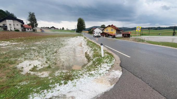 Če se bodo posamezne nevihtne celice združile, je poleg močnih nalivov in sunkov vetra mogoč tudi pojav večje toče. Fotografija je nastala med enim izmed preteklih neurij na Dolenjskem. | Foto: David Florjančič / Meteoinfo Slovenija