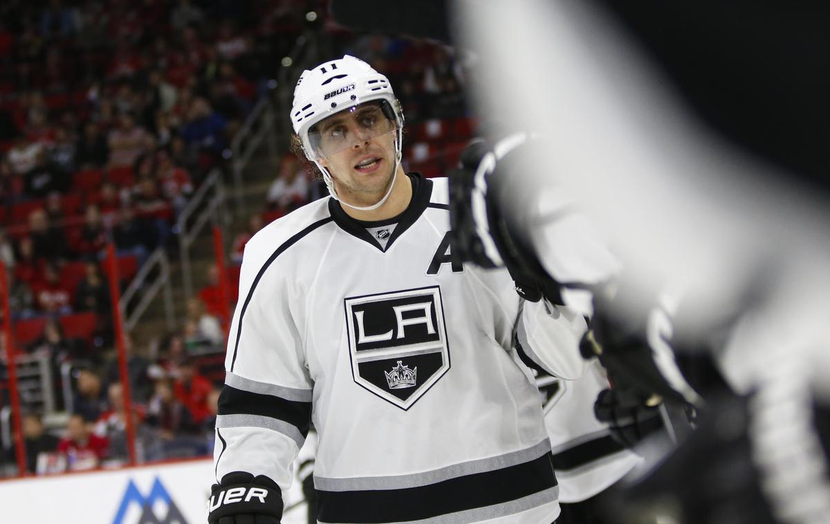 Anže Kopitar | Kralji so na gostovanju pri Arizona Coyotes vknjižili nov poraz. | Foto Reuters