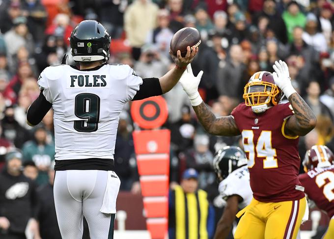 Blestel je quarterback Nick Foles, ki sta mu uspeli dve podaji za "touchdown". | Foto: Reuters