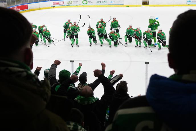 HK Olimpija | Olimpijo v četrtek zvečer na Južnem Tirolskem čaka odločilna tekma za preboj v četrtfinale.  Zmaga zagotavlja želeno vstopnico, poraz pomeni konec mednarodne sezone. | Foto www.alesfevzer.com