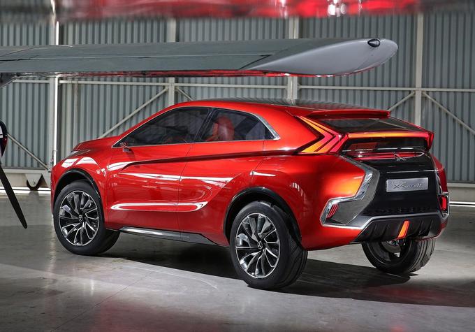 Avtomobil bo izviral iz Mitsubishijeve dve leti stari študije XR-PHEV II. Sodeč po njej bi lahko Japonci pripravili oblikovalsko precej drzen crossover. | Foto: Mitsubishi