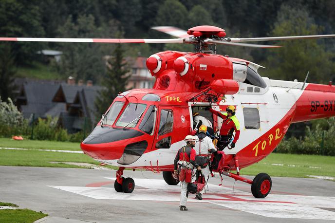 Poljska TOPR Tatre reševalci reševanje | Z jamarjema še niso uspeli navezati stika, kar je zaradi ekstremnih razmer v jami zelo zaskrbljujoče. | Foto Reuters