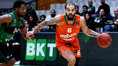 Cedevita Olimpija v zadnji sekundi zapravila met za zmago