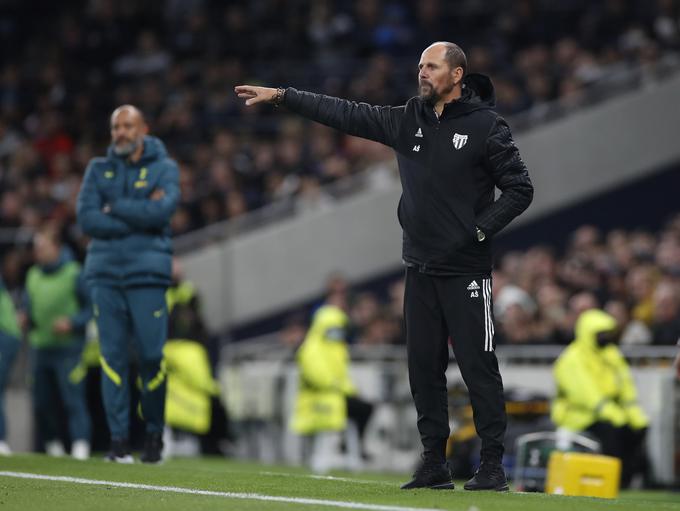 Ante Šimundža se to jesen že izkusil moč Tottenhama. V Londonu je Mura prejela pet zadetkov. | Foto: Reuters