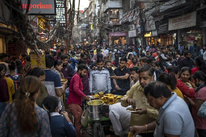 New Delhi, India | Tudi stopnja rodnosti v Indiji vztrajno upada s skoraj šestih otrok v šestdesetih letih prejšnjega stoletja na dva otroka, kolikor jih imajo ženske v povprečju danes. | Foto Guliverimage