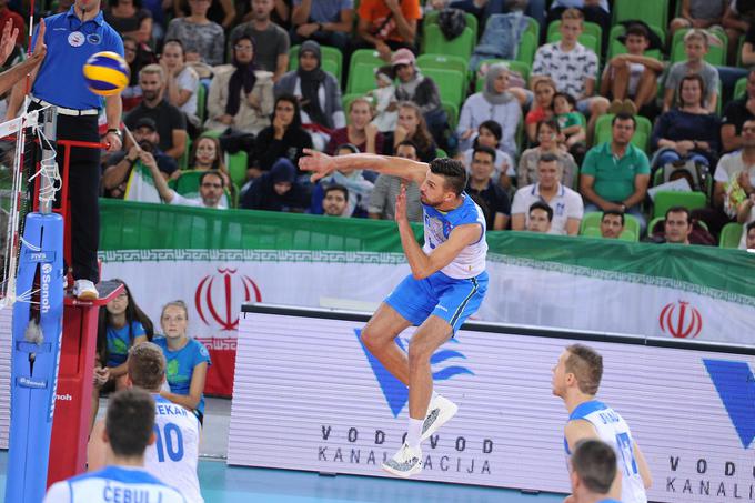 Mitja Gasparini je v prvem nizu zadnjo slovensko žogo poslal v avt. | Foto: Aleš Oblak