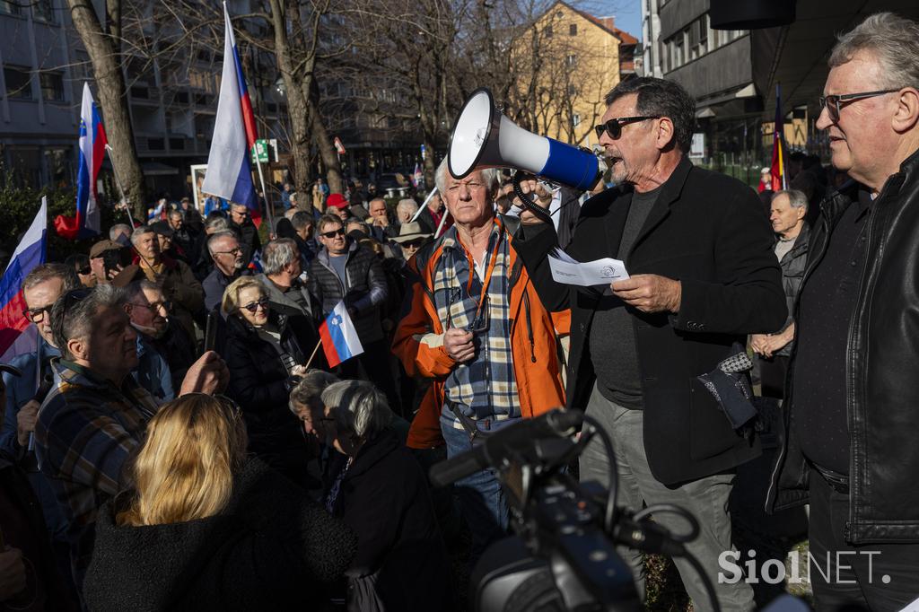 Protestni shod upokojencev, Inštitut 1. oktober in Glas upokojencev