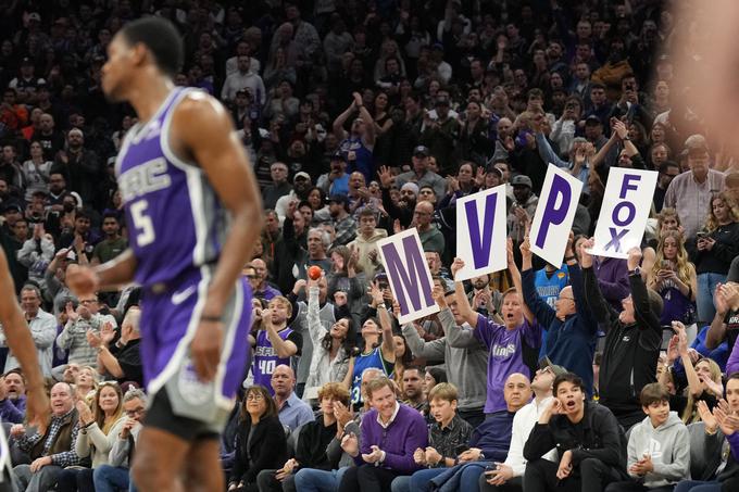 Navijači Sacramenta so Foxu, ki bo letos nastopil na zvezdniški tekmi All-Star, večkrat skandirali MVP. | Foto: Reuters