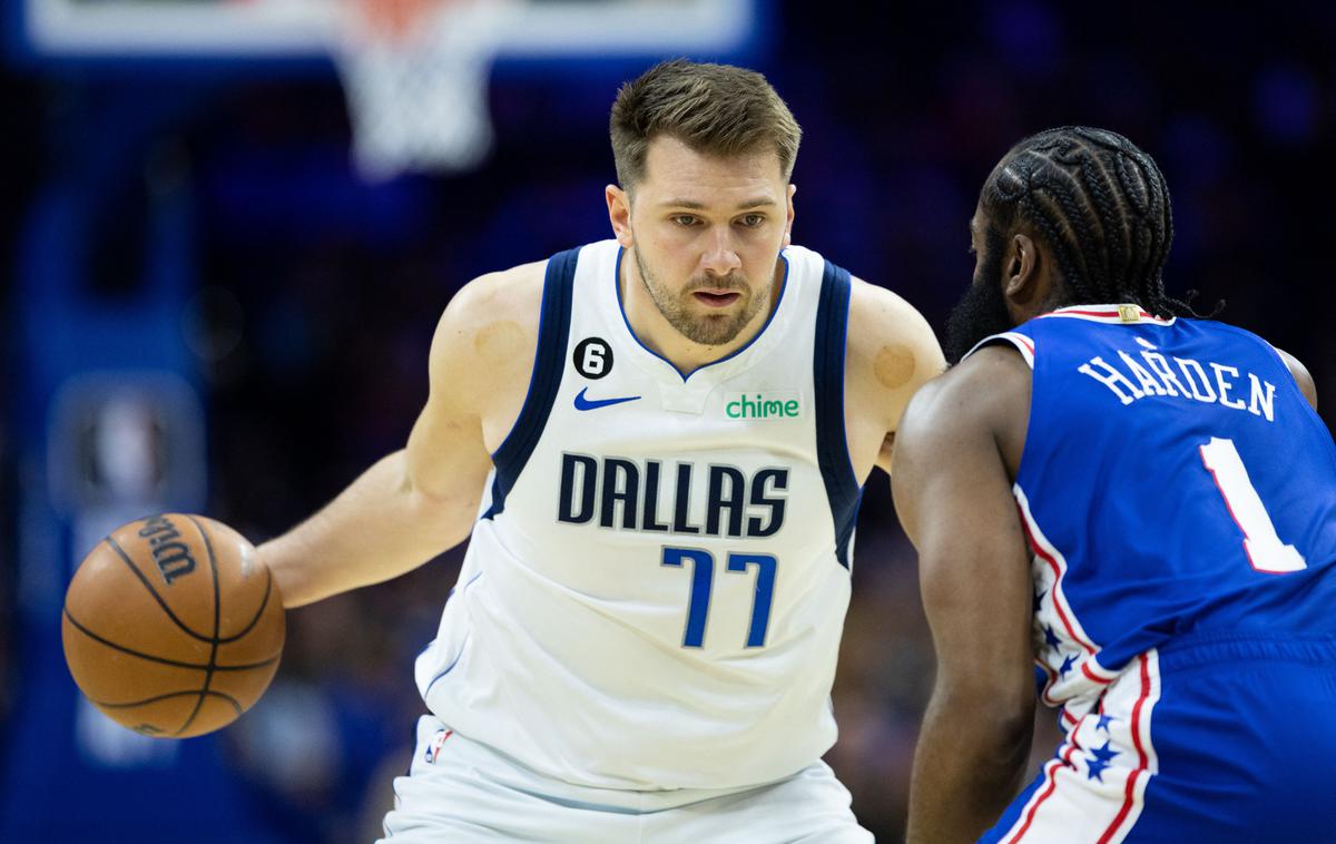 Luka Dončić Dallas Mavericks | Luka Dončić na zadnjih tekmah daje v povprečju po 31 točk, a kaj ko ne igrajo obrambe. | Foto Reuters