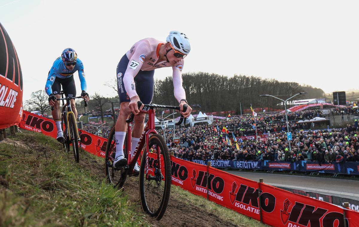 Mathieu van der Poel Wout van Aert | Mathieu van der Poel je v zaključku dirke povsem izgubil živce. | Foto Guliverimage