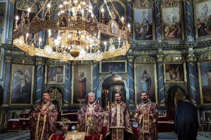 Velikonočne praznike bodo morali Srbi preživeti doma. | Foto: Reuters