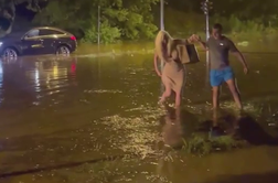 Ne le Ljubljančani, v neurju obtičala tudi srbska pevka #video