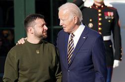 Biden Ukrajini zagotovil orožje dolgega dosega in napovedal osem milijard dolarjev pomoči