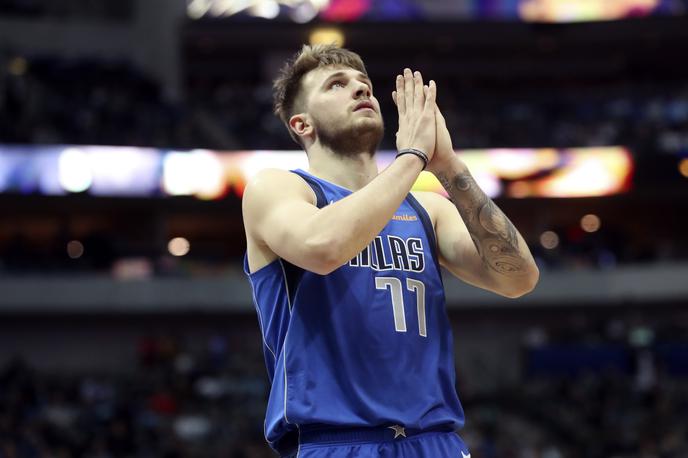 Luka Dončić | V zgodovini lige NBA še ni bilo košarkarja, ki bi prejel toliko glasov navijačev kot Luka Dončić, nato pa ne bi nastopil na osrednji tekmi vseh zvezd. | Foto Reuters