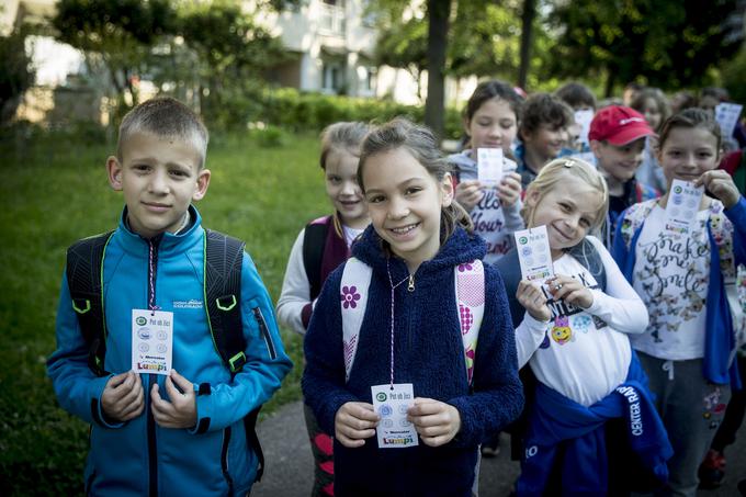 Danes so se na Pot ob žici podali še osnovnošolci. | Foto: Ana Kovač