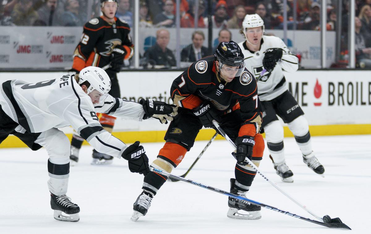 Los Angeles Kings Anaheim Ducks | Kralji so za konec pripravljalnega obdobja z 0:3 izgubili z Anaheimom. Na osmih pripravljalnih tekmah (na številnih so priložnost dobili mladi) so zmagali le enkrat, kar je najslabši rezultatski izkupiček po sezoni 1974/75. | Foto Reuters