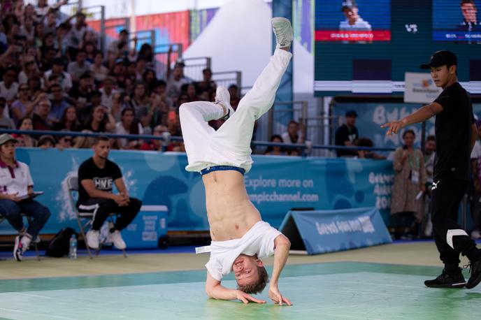 OI mladih | Na olimpijskih igrah mladih preizkušajo športe, ki bodo enkrat v prihodnje morda del olimpijske družine. Med njimi je tudi breakdance. | Foto Reuters