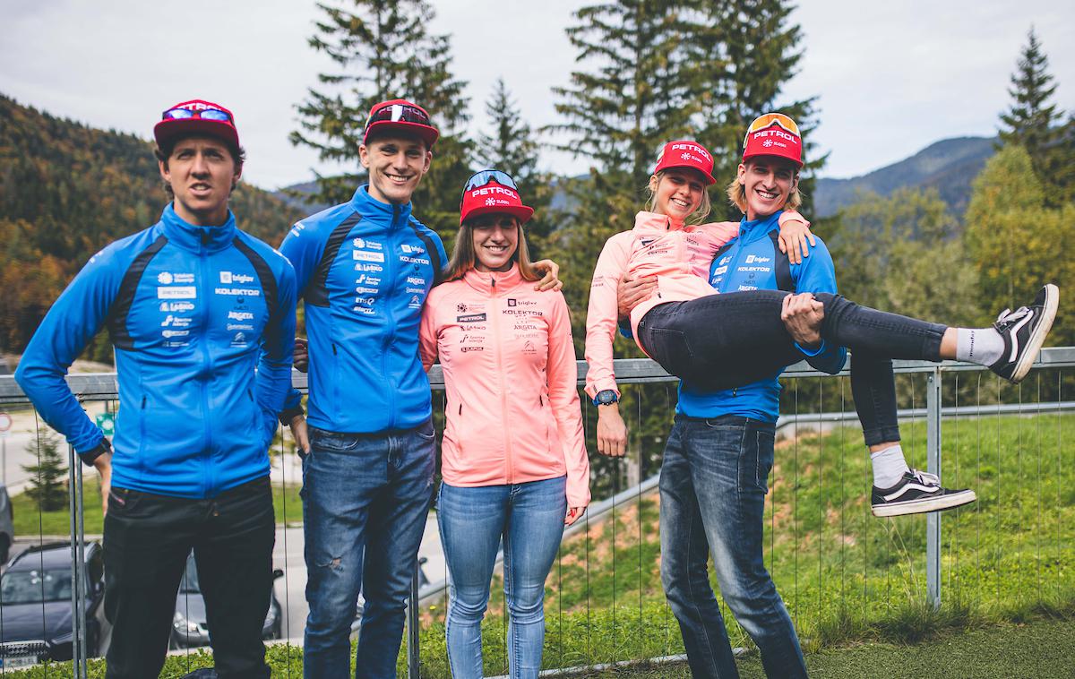 Miha Dovžan, Anton Vidmar, Polona Klemenčič, Lena Repinc in Lovro Planko | Miha Dovžan, Anton Vidmar, Polona Klemenčič, Lena Repinc in Lovro Planko že komaj čakajo na začetek sezone. | Foto Grega Valančič/Sportida