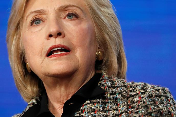 Hillary Clinton | Nekdanja ameriška prva dama Hillary Clinton meni, da obstaja možnost, da ameriški predsednik Donald Trump v primeru volilnega poraza ne bo mirno zapustil Bele hiše. | Foto Reuters