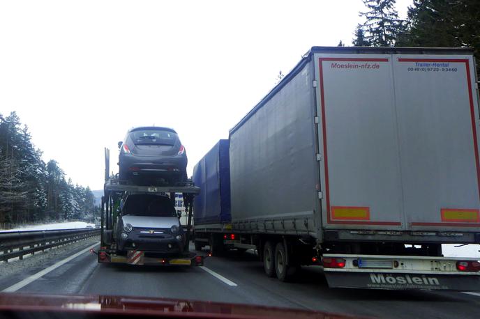 Trojane tovornjaki | Foto Gregor Pavšič