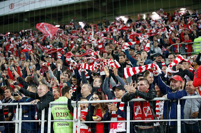 Spartak ima zveste navijače. Letos so dočakali deseti naslov ruskih prvakov. Na ruski prestol so se povzpeli prvič po 16 letih. | Foto: Twitter - Voranc