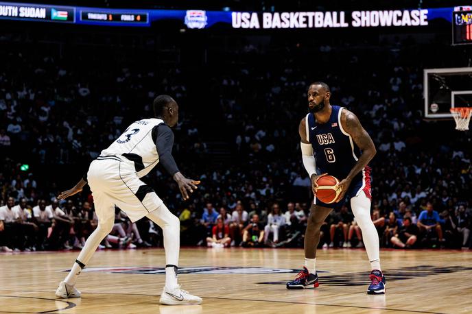 Južni Sudan ZDA, LeBron James | Košarkarji Južnega Sudana so bili na pragu velike senzacije, a je LeBron James nekaj sekund pred koncem zadel za tesno zmago favoriziranih Američanov. | Foto Guliverimage