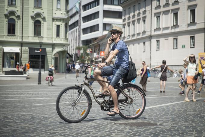 Med prebivalci Ljubljane, starimi od 18 do 44 let, je nekoliko več moških. | Foto: Ana Kovač