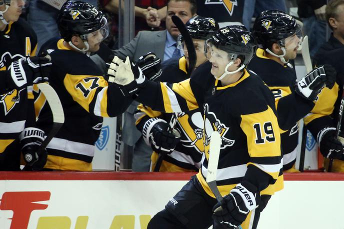 Pittsburgh Penguins | Hokejisti Pittsburgh Penguins so doma ugnali New Jersey Devils. | Foto Reuters