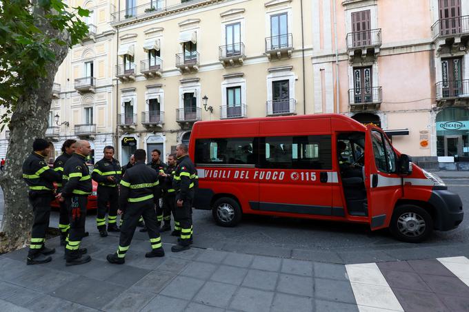 Gasilci se pripravljajo na bližajoči se orkan.  | Foto: Reuters