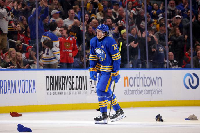 Buffalo Sabres : New Jersey Devils | Prizor ob tretjem golu Thompsona, na koncu je s četrtim golom postavil končnih 5:2. | Foto Reuters