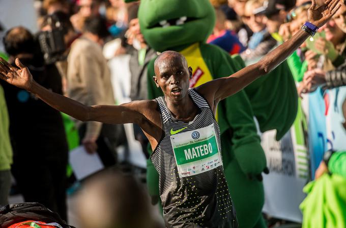 Levi Matebo bo tretjič zapored tekel v Ljubljani, takole pa se je v cilju jezil lani, ko je skrenil s proge. | Foto: Vid Ponikvar