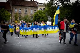 Shod v središču Ljubljane v podporo Ukrajini