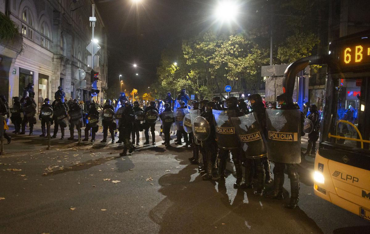 Protesti 20.10.2021 | Gumijaste naboje so novembra 2020 uporabili prvič v zgodovini Slovenije. | Foto Bojan Puhek