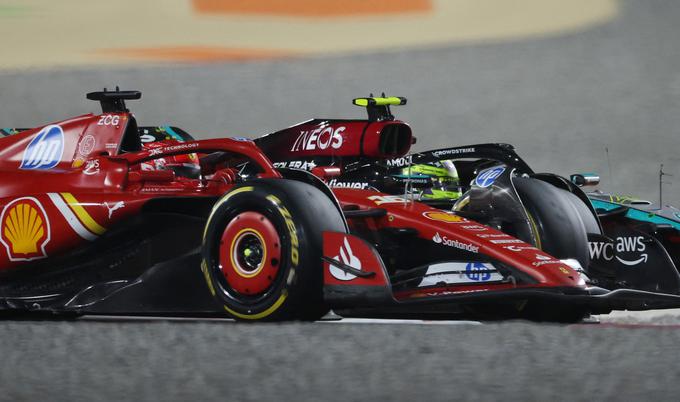 Charles Leclerc in Lewis Hamilton sta z letom 2025 nova ekipna kolega in tekmeca. | Foto: Reuters