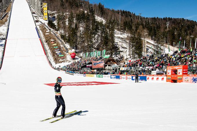 Robert Kranjec je zadnjič skočil na uradni preizkušnji. Kvalifikacijski skok se mu na žalost ni posrečil, da bi nastopil tudi v petek. | Foto: Vid Ponikvar