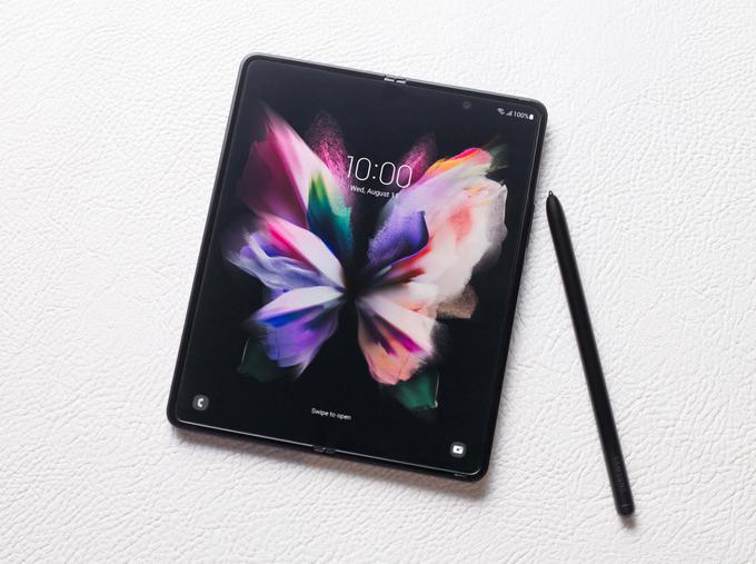 02_01 Q2 Product_06_galaxyzfold3_5g_spen_phantomblack_L (1) | Foto: 