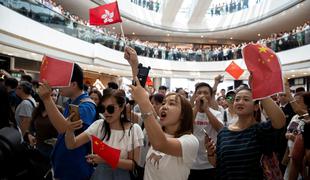 Policija v Hongkongu zaradi napovedanih protestov okrepila varnost v mestu