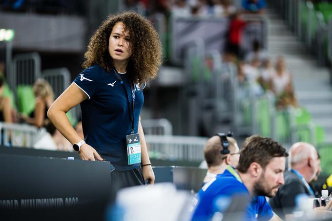 Med prostovoljci na letošnjem SP je med drugim tudi kapetanka ženske reprezentance v odbojki sede Lena Gabršček. Ob tem sta v ekipi še dva reprezentanta v odbojki sede Tija Vrhovnik in Tomi Jakša. | Foto: Grega Valančič/Sportida