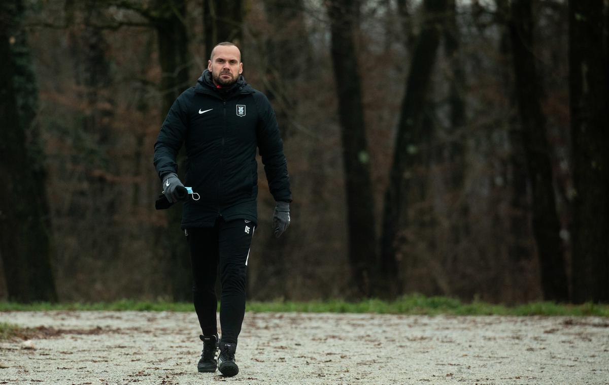 Dino Skender | Dino Skender je v torek ob štirih popoldne znova zakorakal v Stožice. | Foto Vid Ponikvar/Sportida