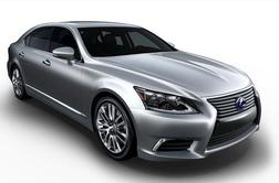 Novi lexus LS z bencinskim ali hibridnim pogonom