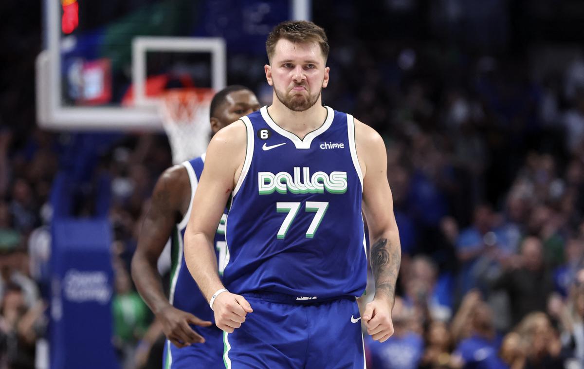 Luka Dončić | Luka Dončić se je s soigralci prebudil in zrežiral odlično predstavo, pod težo katere so padli aktualni prvaki. | Foto Reuters