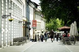 V ponedeljek le ena nova okužba in brez smrti, zbolel naj bi tudi delavec v Elanu