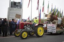 Protestni shod Sindikata kmetov Slovenije. Traktor, kmet, protest.